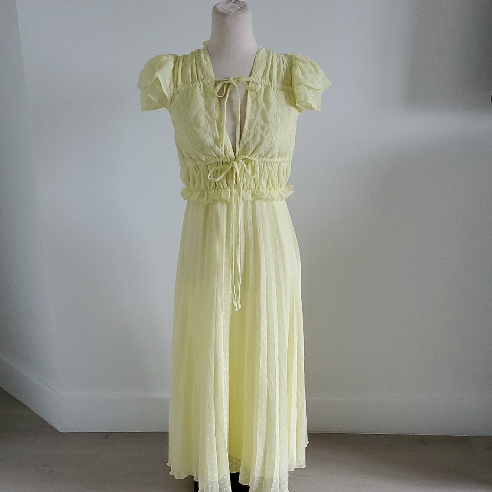 ASOS women’s Yellow midi / Maxi Dress Size 4. Like new - Picture 2 of 9